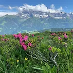 Ze Mountain Lodge,